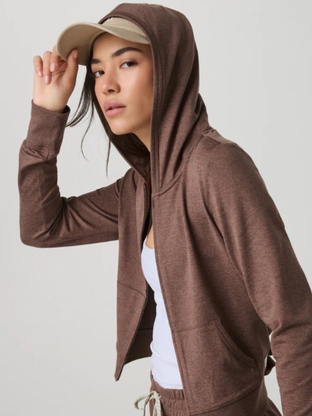 Vuori Halo Mini Full Zip Hoodie Sable sz SM - Picture 3 of 10